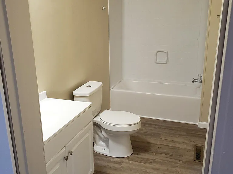 2066 Coffey Rd #K — Photo 6