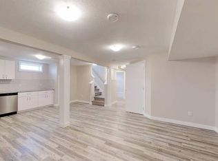 8504 152a Ave NW #1A, Edmonton, AB T5E 3B2