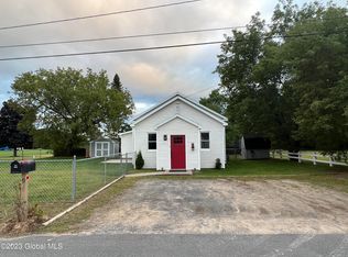 9 Vaughn Rd, Morrisonville, NY 12962