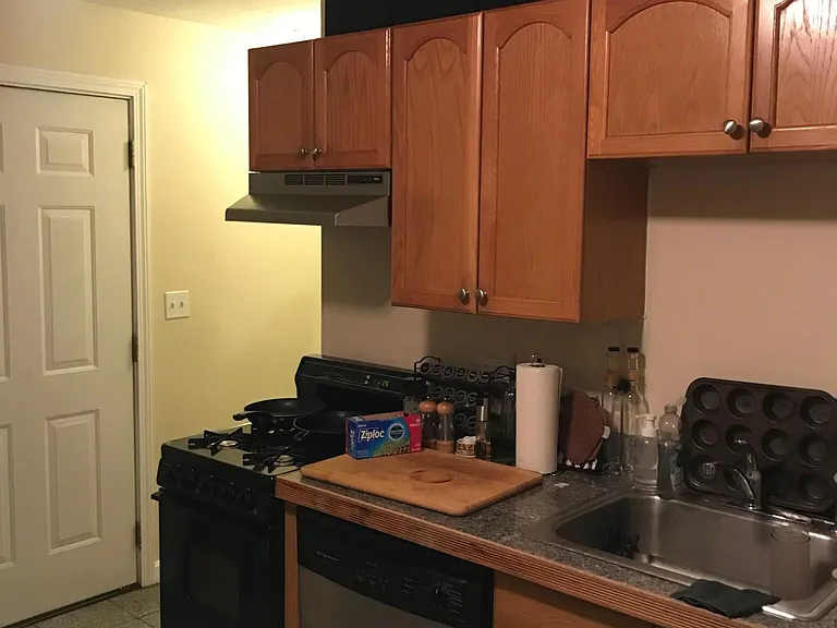 220 Hanover St #9 — Photo 11