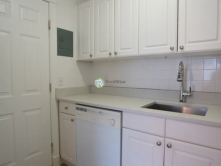 13 Embassy Rd #1137 — Photo 7