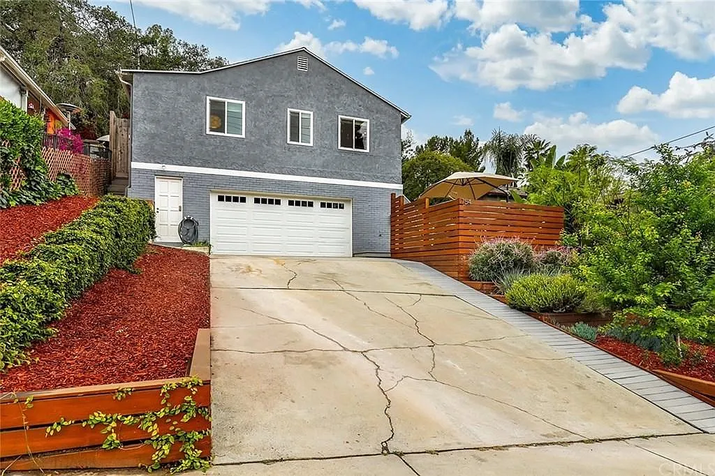 754 S Avenue 60 — Photo 2