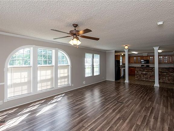 4th image of 552 Deer Park Dr