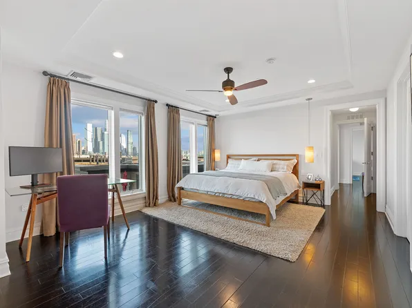 38 Oxford Landing image 13 of 22