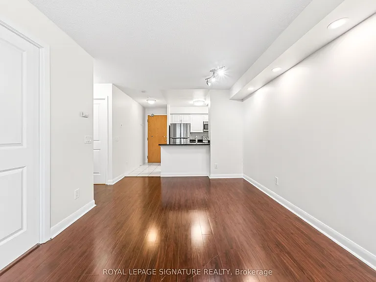 4968 Yonge St #712 — Photo 23