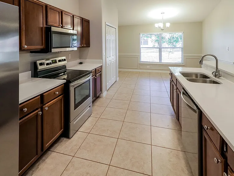 426 Disston Ave — Photo 8