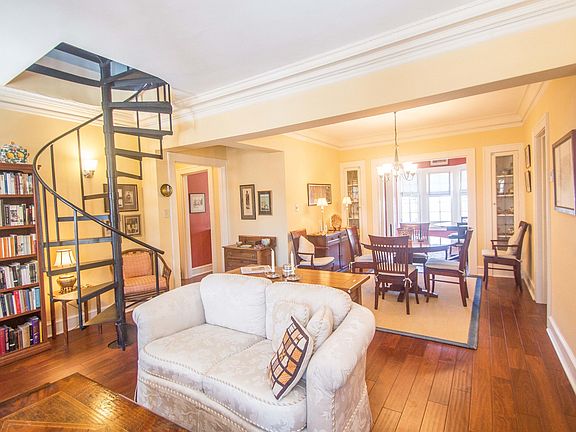 4th image of 3127 N Marietta Ave APT 8