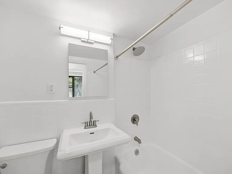 230 E 15th St #5G — Photo 8