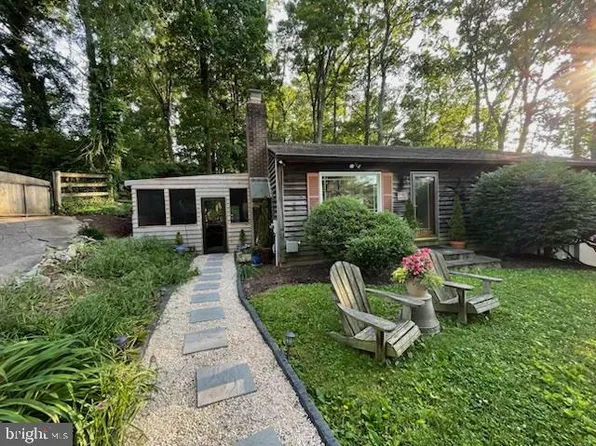 12325 Dancrest Dr, Clarksburg, MD 20871