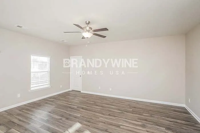 519 Glenmanor Dr — Photo 5