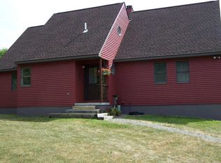 121 Menemsha Ln, Wynantskill, NY 12198