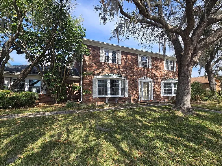 300 Cypress Creek Cir — Photo 25