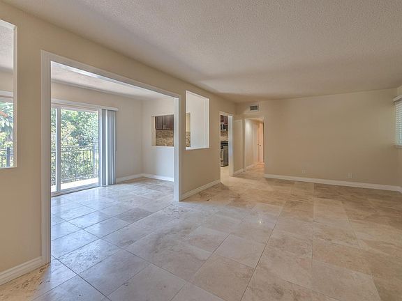 3rd image of 3258 Barham Blvd