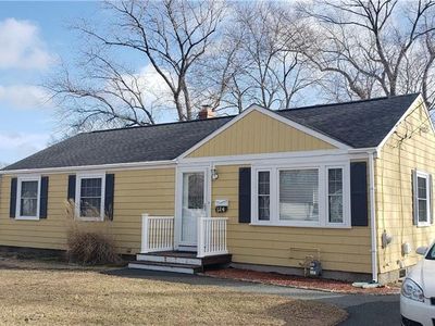124 Liverpool St, Warwick, RI, 02886