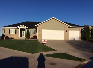 619 Augusta Cir, Yankton, SD 57078
