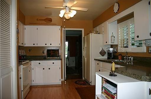 5th image of 1103 Edgewater Dr Unit 3