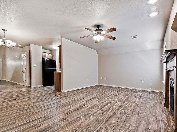 3rd image of 3403 W Chevaux Dr