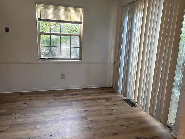2143 Lynbridge Dr #A — Photo 10