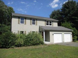 11 Oak Brook Dr, East Longmeadow, MA 01028