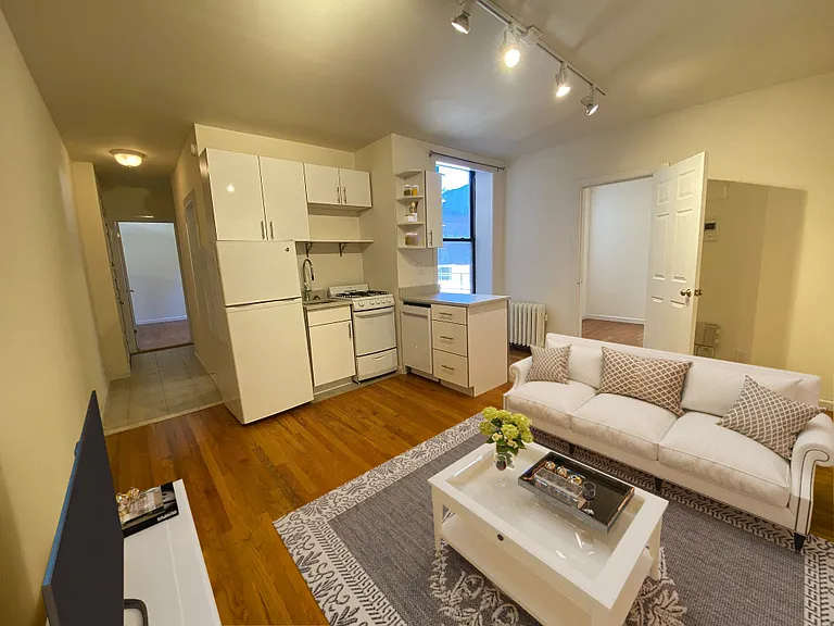 264 W 19th St #42 — Photo 2
