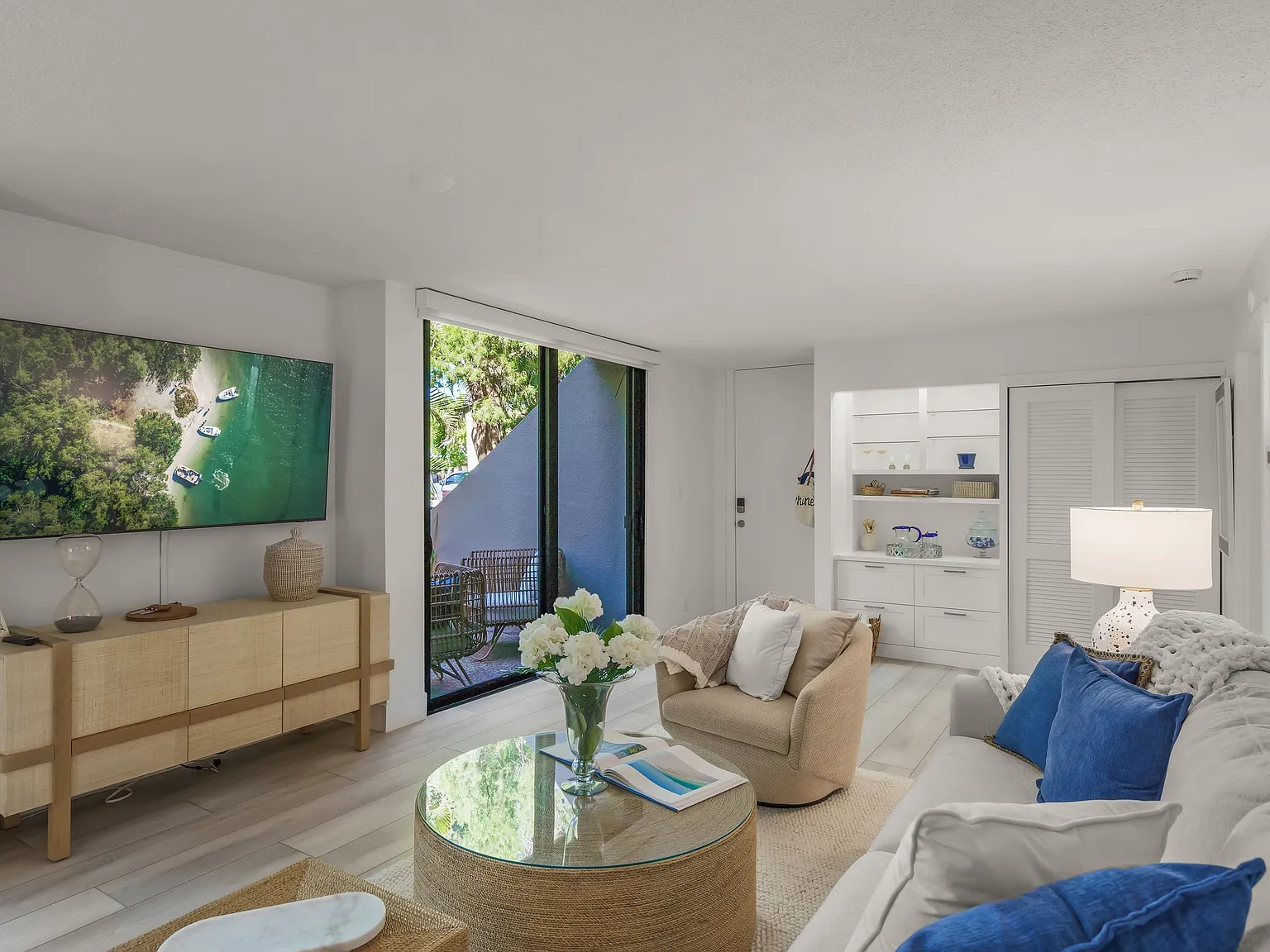1 bed, 656 sqft, $10,600 — Photo 3