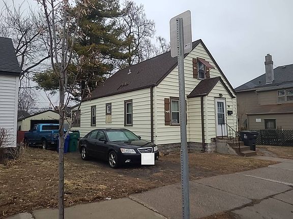 3rd image of 39 George St W