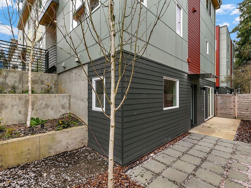 1st image of 12522 15th Ave NE #D