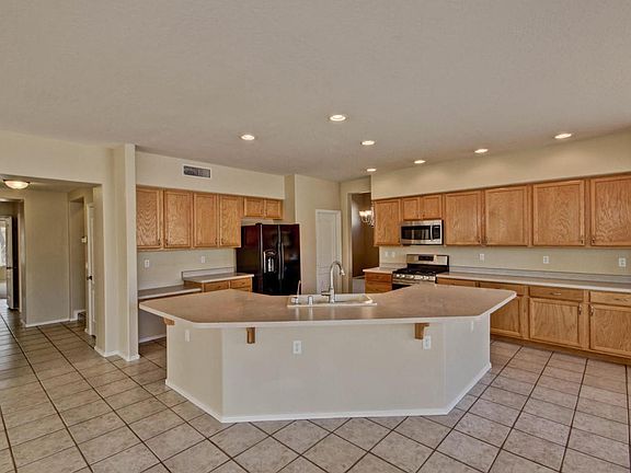 3rd image of 4038 E Hamblin Dr