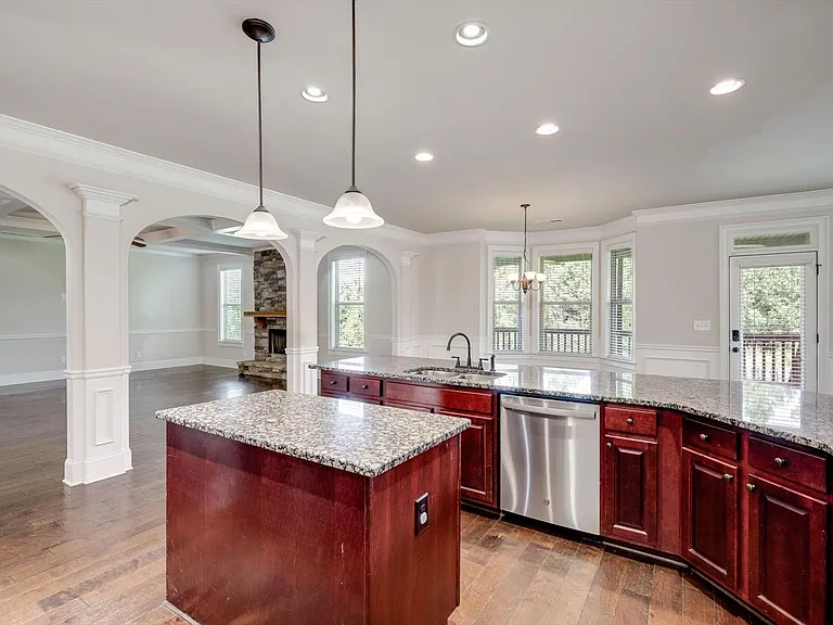 542 Oconee Cir — Photo 15