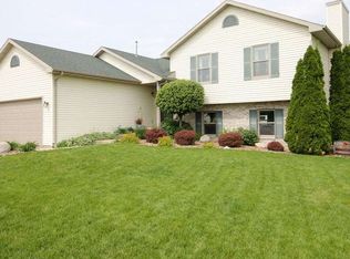 702 Traveler Ln, Madison, WI 53718