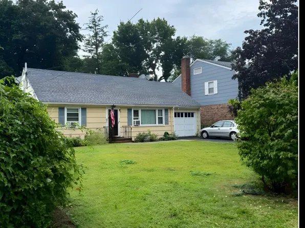 18 Downing Avenue, Sea Cliff, NY 11579
