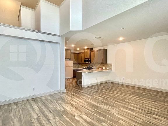 4th image of 4304 Oliver Dr