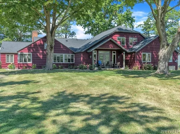 436 Lake Shore Dr W, Dunkirk, NY 14048