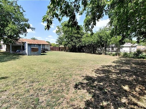 2nd image of 1744 Glenn Dr