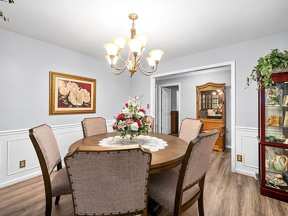 4th image of 2708 Lancashire Ct