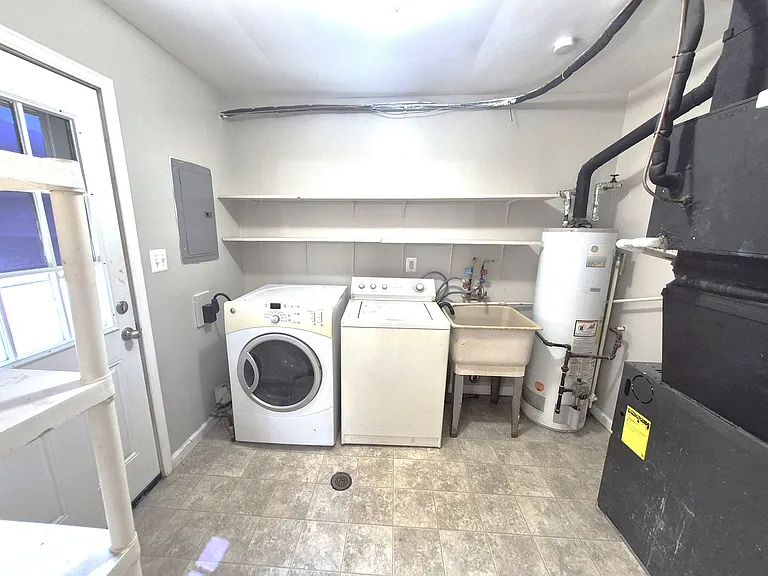11252 Ziegler St — Photo 24