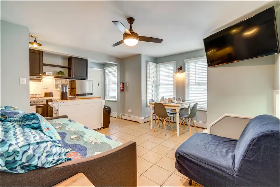 1 bed, 500 sqft, $1,300 — Photo 2