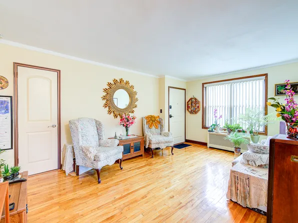 196-57 69th Avenue image 4 of 17