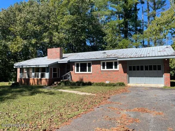 679 Robbinsville Road, Andrews, NC 28901