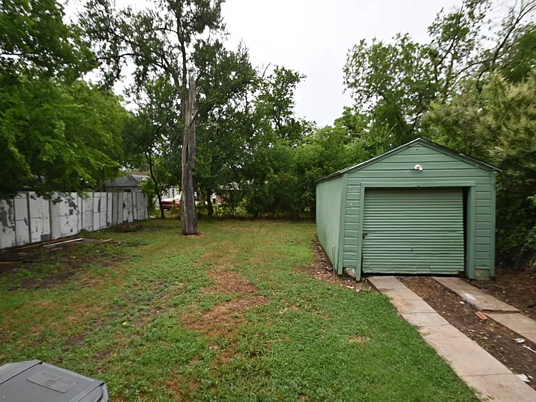 2650 Scotland Dr — Photo 9