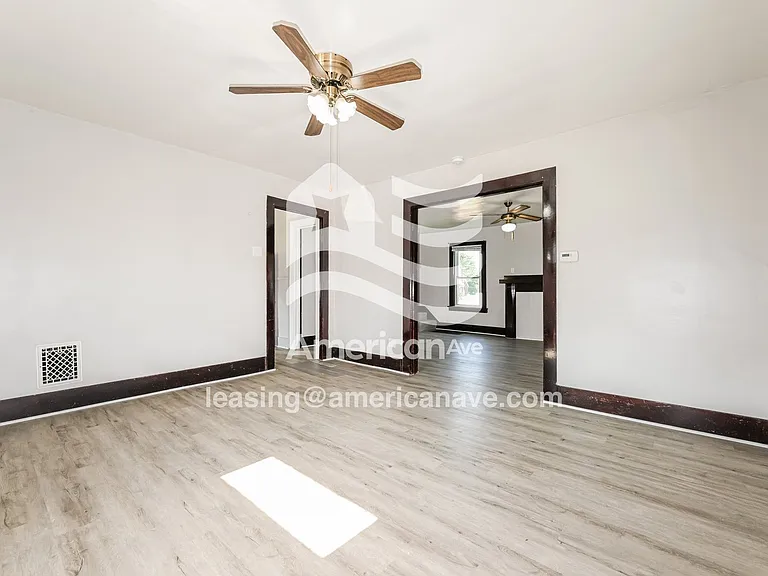 1394172_008_dining_room_6.jpg