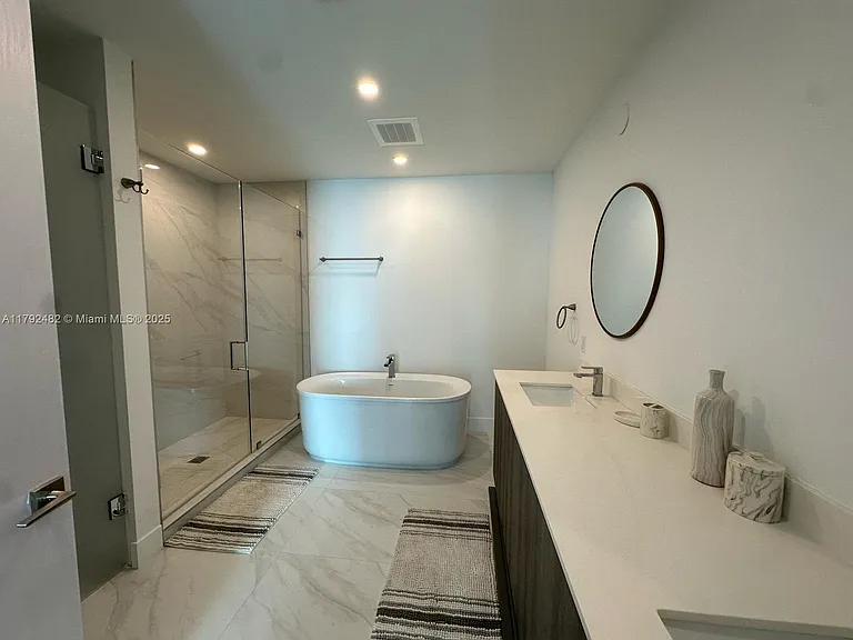 17550 Collins Ave #902 — Photo 15