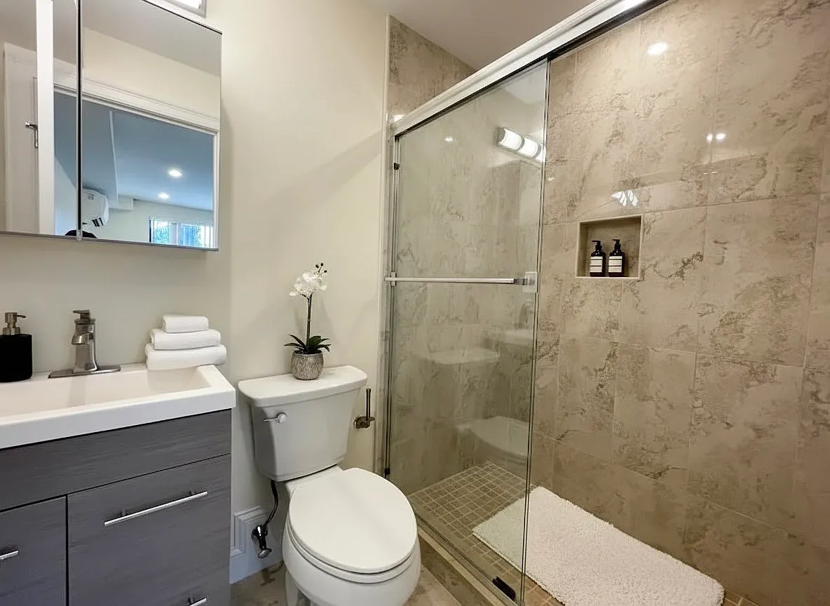 Studio, 725 sqft, $2,700 — Photo 4