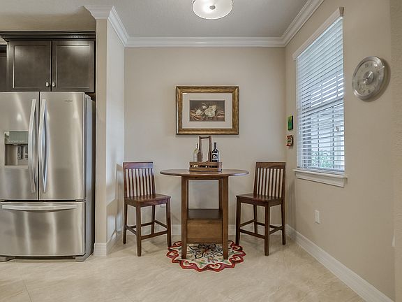 5th image of 137 Canopy Oak Ln