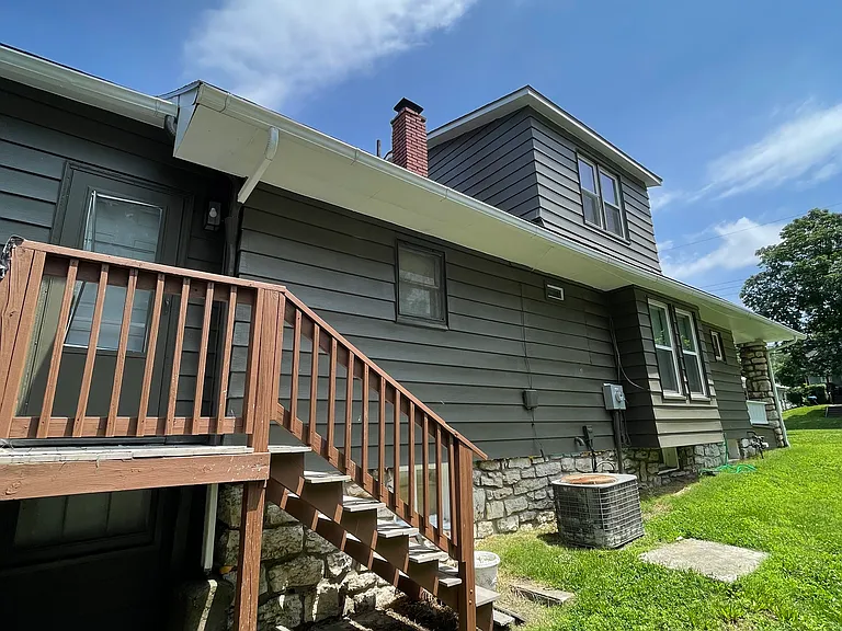 550 S Arlington Ave — Photo 4
