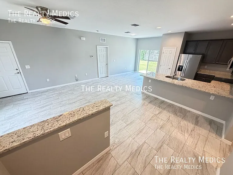 494 Harrison St SW — Photo 6