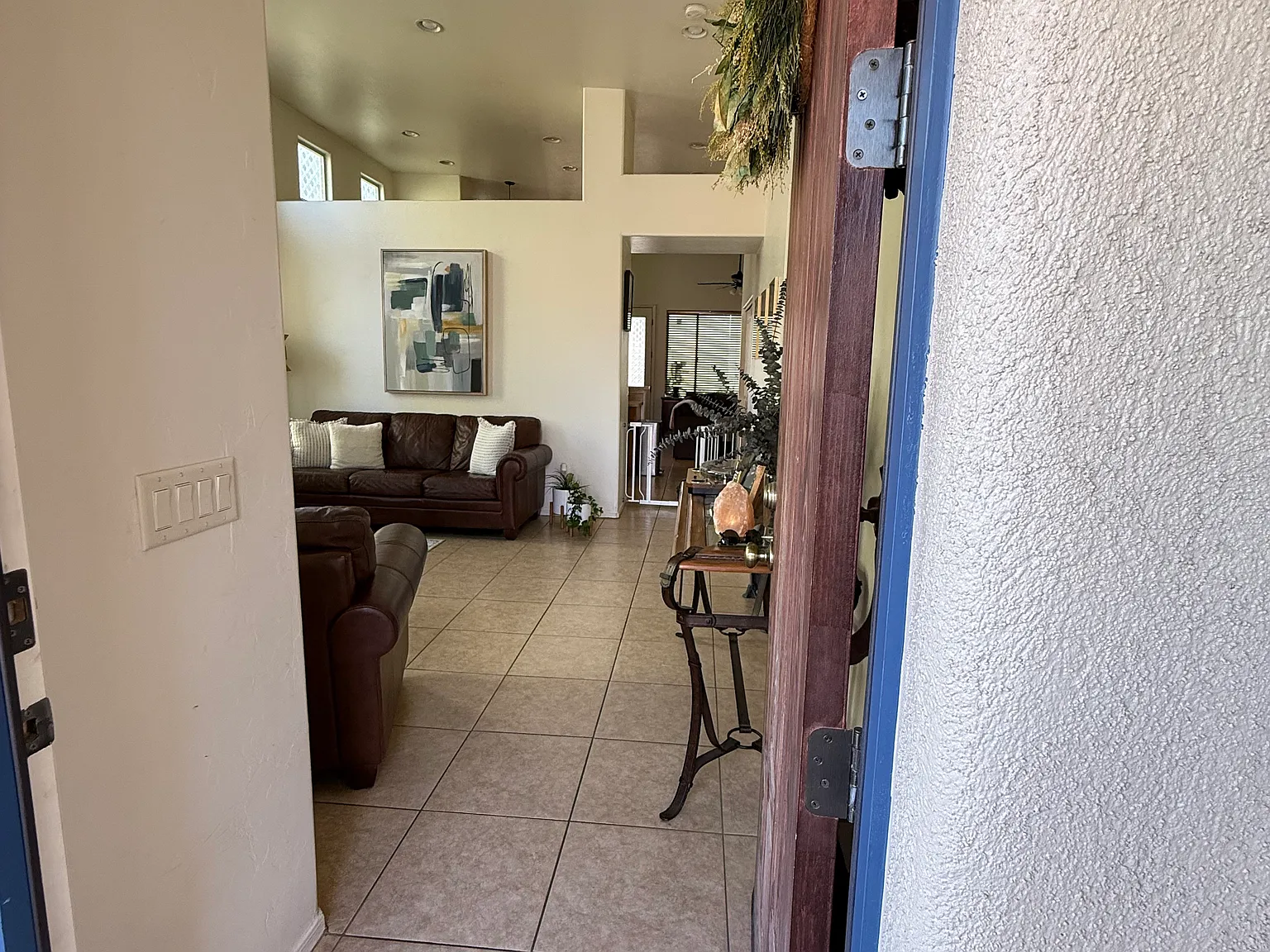 3 bed, 1905 sqft, $2,250 — Photo 2