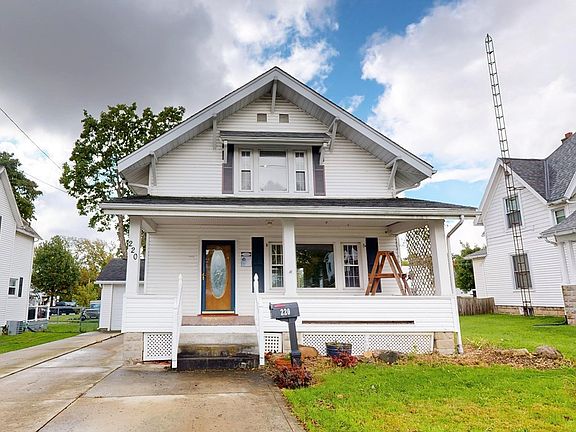 2nd image of 220 W Main St