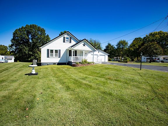 3rd image of 104 Poplar Ave