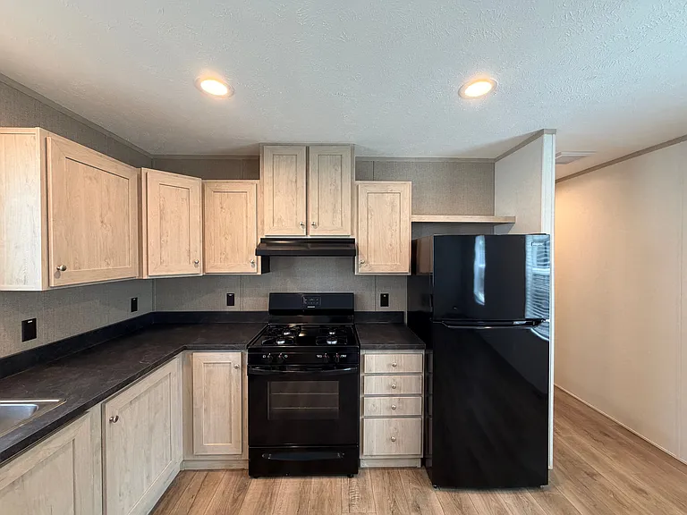 Oak Tree Village — Photo 44
